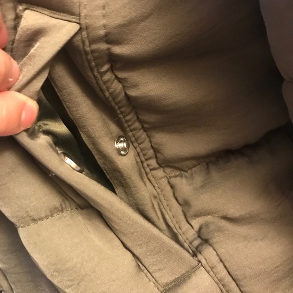 Abercrombie and Fitch puffer jacket - Picture 3 of 5